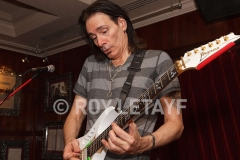 steve-vai_guitaretv_5352