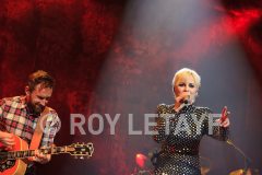 The-Cranberries-Zenith-Paris-2012-GuitareTV-37